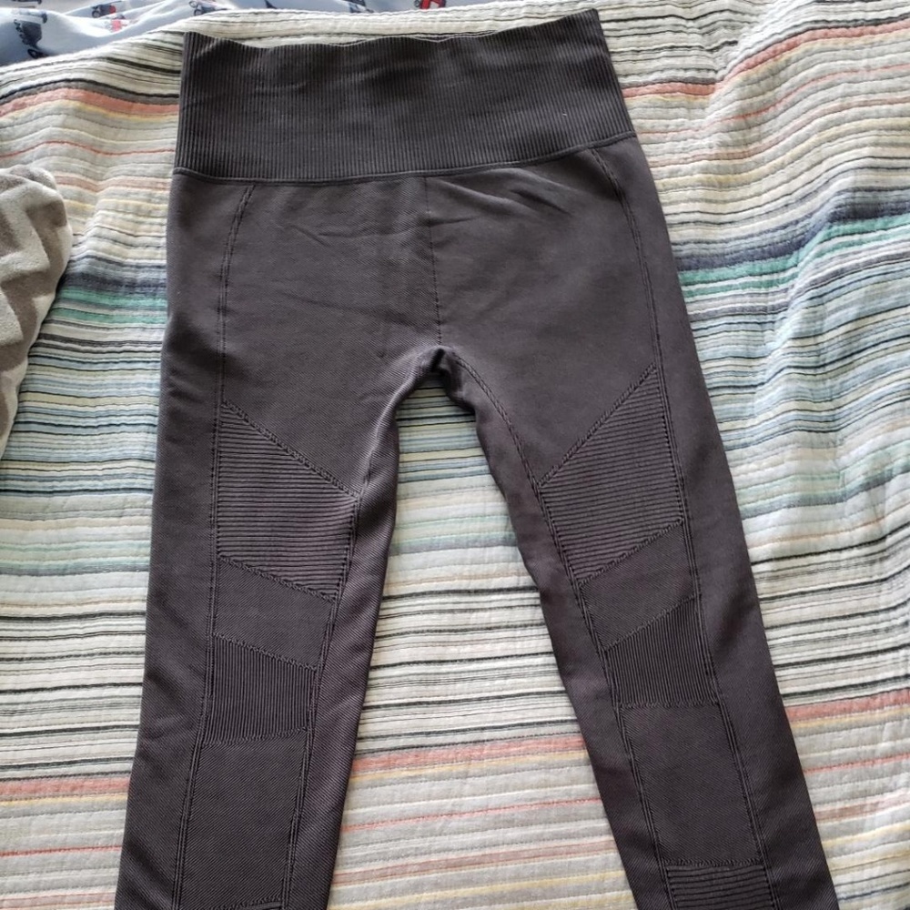 Yummie L/XL seamless skimmer moto shaping legging